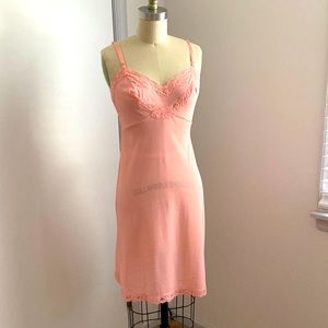 Vintage Salmon Pink 1950s/60s Kayser Slip Size: XS